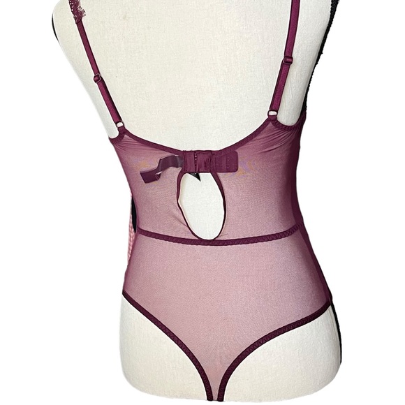 Victorias Secret Lace Bodysuit Deep V Neck romantic Mesh Top Sleeveless Lingerie - Picture 9 of 11